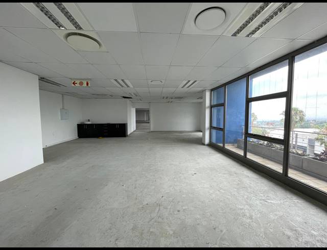 583M² OFFICE TO LET IN BRYANSTON